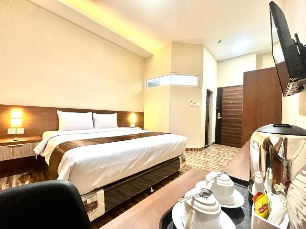 T Hotel Kualanamu Lubukpakam Екстер'єр фото