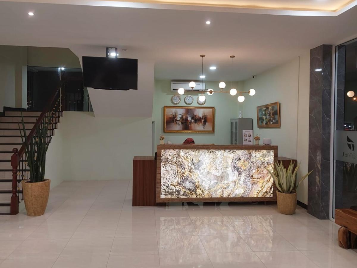 T Hotel Kualanamu Lubukpakam Екстер'єр фото